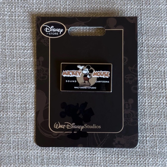 Brand New 2014 Walt Disney Studio Mickey Mouse Sound Cartoons Pin - Picture 1 of 7